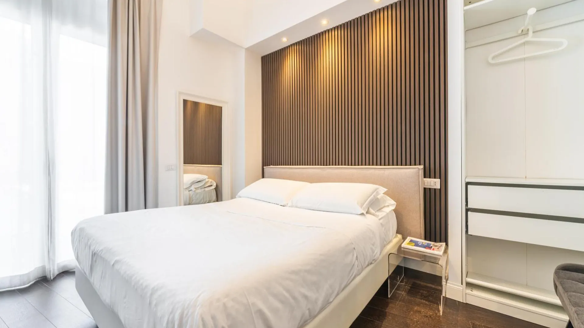 Pley Cagliari Boutique Suites 2*,